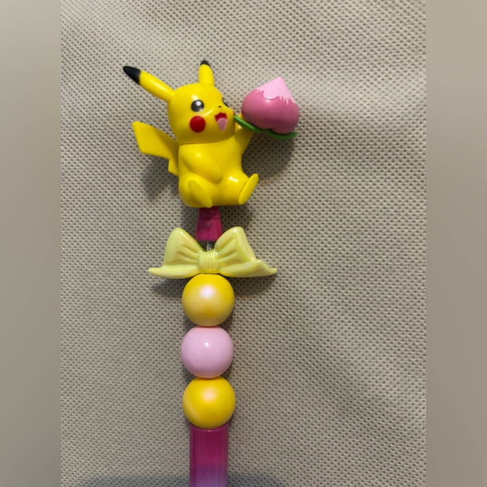 BEADED PEN ! Pikachu Pokémon character pen with beads ! New - Picture 2 of 2